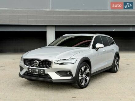Сірий Вольво V60 Cross Country, об'ємом двигуна 1.97 л та пробігом 12 тис. км за 39900 $, фото 1 на Automoto.ua