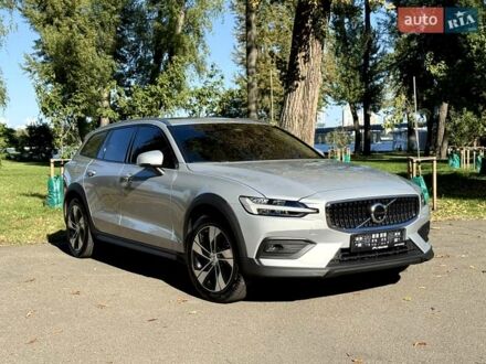 Серый Вольво V60 Cross Country, объемом двигателя 1.97 л и пробегом 11 тыс. км за 43500 $, фото 1 на Automoto.ua