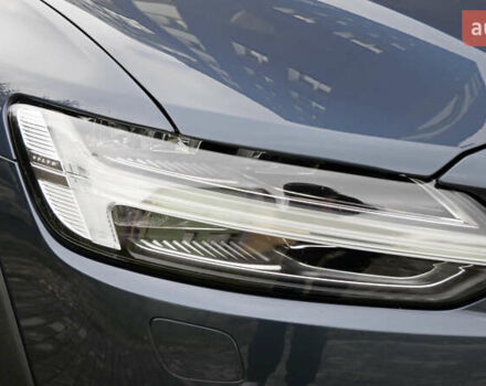 Синий Вольво V60 Cross Country, объемом двигателя 1.97 л и пробегом 190 тыс. км за 32800 $, фото 7 на Automoto.ua