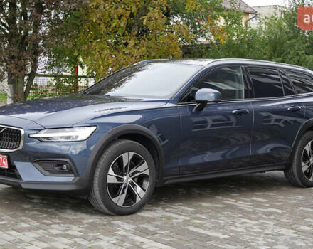 Синий Вольво V60 Cross Country, объемом двигателя 1.97 л и пробегом 190 тыс. км за 32800 $, фото 3 на Automoto.ua