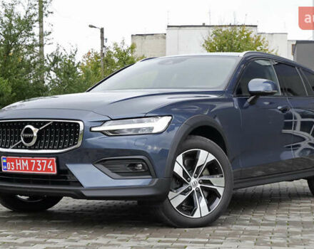 Синий Вольво V60 Cross Country, объемом двигателя 1.97 л и пробегом 190 тыс. км за 32800 $, фото 1 на Automoto.ua