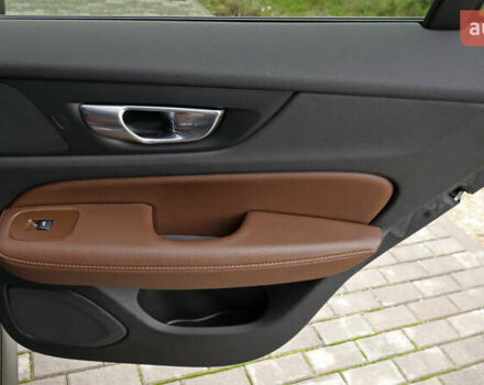 Синий Вольво V60 Cross Country, объемом двигателя 1.97 л и пробегом 190 тыс. км за 32800 $, фото 64 на Automoto.ua