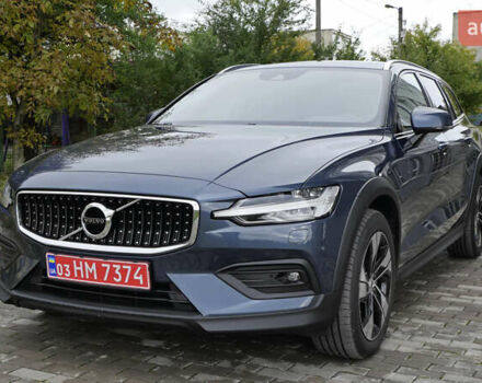 Синий Вольво V60 Cross Country, объемом двигателя 1.97 л и пробегом 190 тыс. км за 32800 $, фото 4 на Automoto.ua