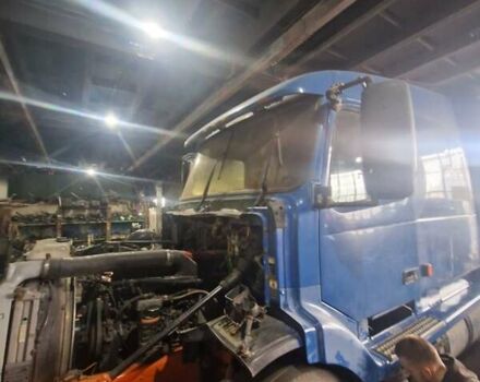 Вольво VNL 300 2002 в Днепре (Днепропетровске) на Automoto.ua Синий Вольво VNL 300, объемом двигателя 14 л и пробегом 1 тыс. км за 8500 $, фото 1 на Automoto.ua