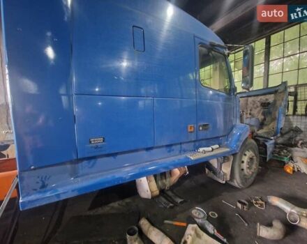 Вольво VNL 300 2002 в Днепре (Днепропетровске) на Automoto.ua Синий Вольво VNL 300, объемом двигателя 14 л и пробегом 1 тыс. км за 8500 $, фото 9 на Automoto.ua