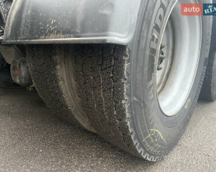 Желтый Вольво VNL 660, объемом двигателя 12.1 л и пробегом 1000 тыс. км за 25500 $, фото 16 на Automoto.ua