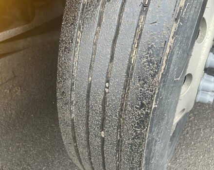 Желтый Вольво VNL 660, объемом двигателя 12.1 л и пробегом 1000 тыс. км за 25500 $, фото 29 на Automoto.ua