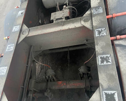 Желтый Вольво VNL 660, объемом двигателя 12.1 л и пробегом 1000 тыс. км за 25500 $, фото 19 на Automoto.ua