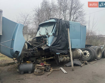 Желтый Вольво VNL 660, объемом двигателя 12.1 л и пробегом 1000 тыс. км за 25500 $, фото 48 на Automoto.ua