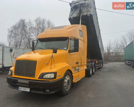 Желтый Вольво VNL 660, объемом двигателя 12.1 л и пробегом 1000 тыс. км за 25500 $, фото 10 на Automoto.ua