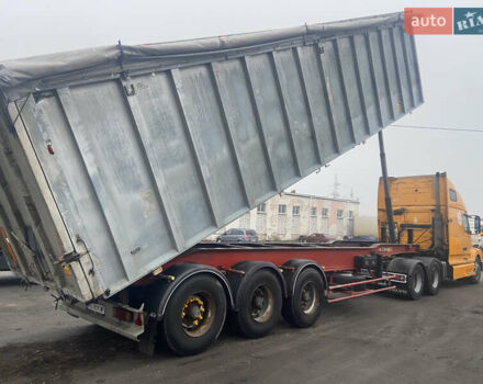 Желтый Вольво VNL 660, объемом двигателя 12.1 л и пробегом 1000 тыс. км за 25500 $, фото 33 на Automoto.ua