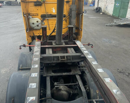 Желтый Вольво VNL 660, объемом двигателя 12.1 л и пробегом 1000 тыс. км за 25500 $, фото 18 на Automoto.ua