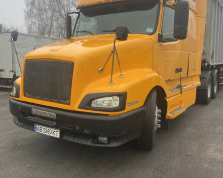 Желтый Вольво VNL 660, объемом двигателя 12.1 л и пробегом 1000 тыс. км за 25500 $, фото 37 на Automoto.ua