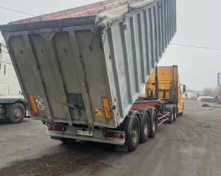 Желтый Вольво VNL 660, объемом двигателя 12.1 л и пробегом 1000 тыс. км за 25500 $, фото 32 на Automoto.ua