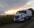 Белый Вольво VNL 670, объемом двигателя 12.1 л и пробегом 950 тыс. км за 19000 $, фото 1 на Automoto.ua
