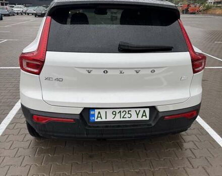 Білий Вольво XC40 Recharge, об'ємом двигуна 0 л та пробігом 22 тис. км за 26700 $, фото 4 на Automoto.ua