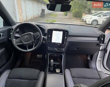 Белый Вольво XC40 Recharge, объемом двигателя 0 л и пробегом 29 тыс. км за 33000 $, фото 24 на Automoto.ua