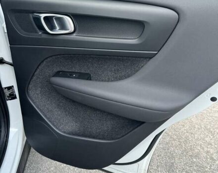 Белый Вольво XC40 Recharge, объемом двигателя 0 л и пробегом 29 тыс. км за 33000 $, фото 25 на Automoto.ua