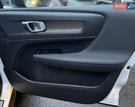 Білий Вольво XC40 Recharge, об'ємом двигуна 0 л та пробігом 22 тис. км за 26700 $, фото 13 на Automoto.ua