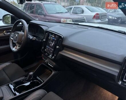 Білий Вольво XC40 Recharge, об'ємом двигуна 0 л та пробігом 22 тис. км за 26700 $, фото 11 на Automoto.ua
