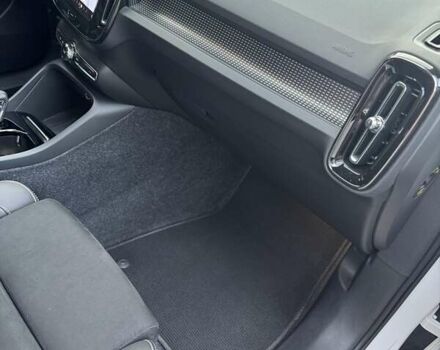 Белый Вольво XC40 Recharge, объемом двигателя 0 л и пробегом 29 тыс. км за 33000 $, фото 23 на Automoto.ua