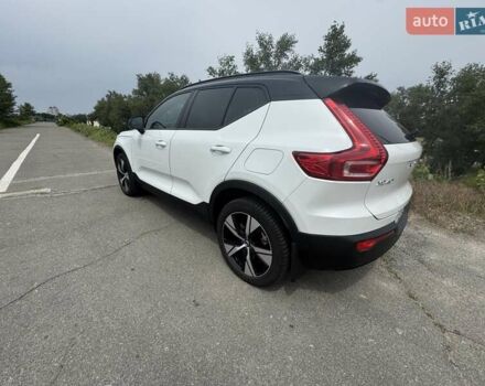Белый Вольво XC40 Recharge, объемом двигателя 0 л и пробегом 29 тыс. км за 33000 $, фото 4 на Automoto.ua