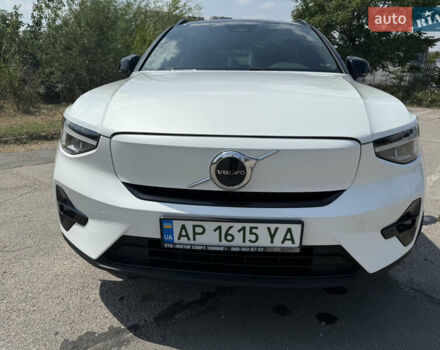 Белый Вольво XC40 Recharge, объемом двигателя 0 л и пробегом 27 тыс. км за 32000 $, фото 1 на Automoto.ua