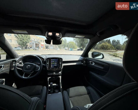 Белый Вольво XC40 Recharge, объемом двигателя 0 л и пробегом 27 тыс. км за 32000 $, фото 9 на Automoto.ua