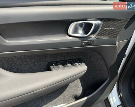 Белый Вольво XC40 Recharge, объемом двигателя 0 л и пробегом 27 тыс. км за 32000 $, фото 6 на Automoto.ua