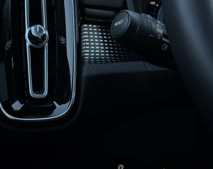 Черный Вольво XC40 Recharge, объемом двигателя 0 л и пробегом 38 тыс. км за 24800 $, фото 58 на Automoto.ua