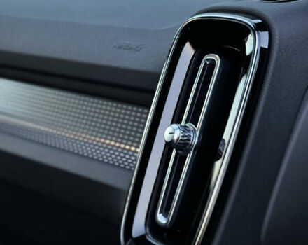 Черный Вольво XC40 Recharge, объемом двигателя 0 л и пробегом 38 тыс. км за 24800 $, фото 76 на Automoto.ua