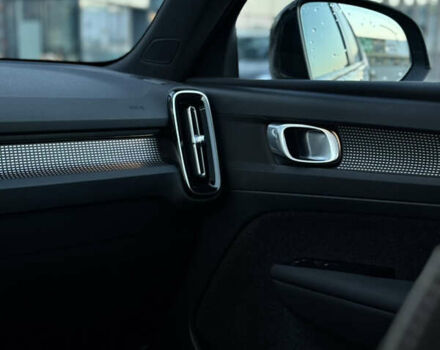 Черный Вольво XC40 Recharge, объемом двигателя 0 л и пробегом 38 тыс. км за 24800 $, фото 49 на Automoto.ua