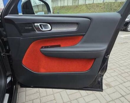 Чорний Вольво XC40 Recharge, об'ємом двигуна 0 л та пробігом 138 тис. км за 28800 $, фото 98 на Automoto.ua