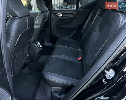 Черный Вольво XC40 Recharge, объемом двигателя 0 л и пробегом 37 тыс. км за 30900 $, фото 7 на Automoto.ua