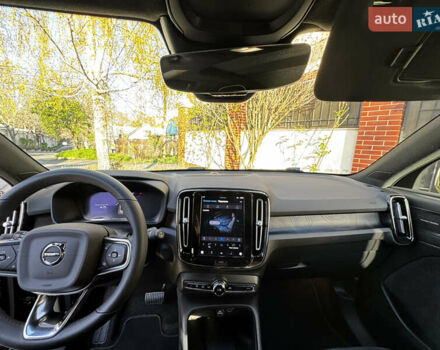 Черный Вольво XC40 Recharge, объемом двигателя 0 л и пробегом 36 тыс. км за 32000 $, фото 45 на Automoto.ua