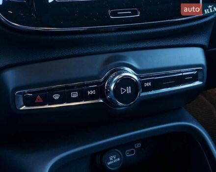Черный Вольво XC40 Recharge, объемом двигателя 0 л и пробегом 36 тыс. км за 34990 $, фото 73 на Automoto.ua