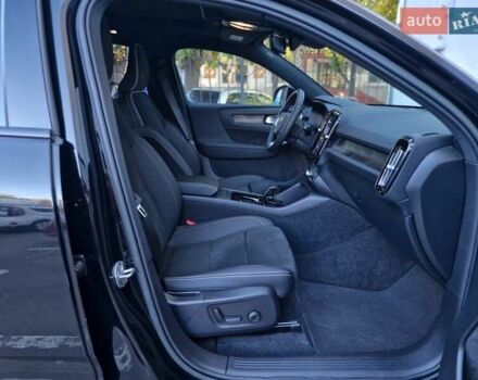 Черный Вольво XC40 Recharge, объемом двигателя 0 л и пробегом 36 тыс. км за 34990 $, фото 55 на Automoto.ua