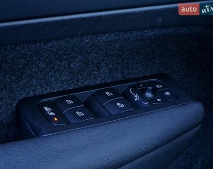 Черный Вольво XC40 Recharge, объемом двигателя 0 л и пробегом 36 тыс. км за 34990 $, фото 70 на Automoto.ua