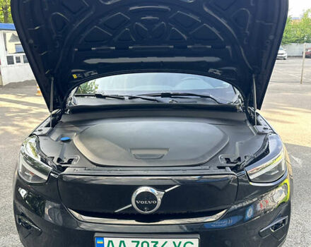 Черный Вольво XC40 Recharge, объемом двигателя 0 л и пробегом 29 тыс. км за 31300 $, фото 5 на Automoto.ua