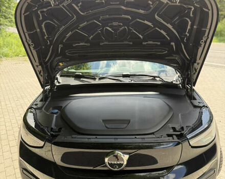 Чорний Вольво XC40 Recharge, об'ємом двигуна 0 л та пробігом 1 тис. км за 30750 $, фото 12 на Automoto.ua