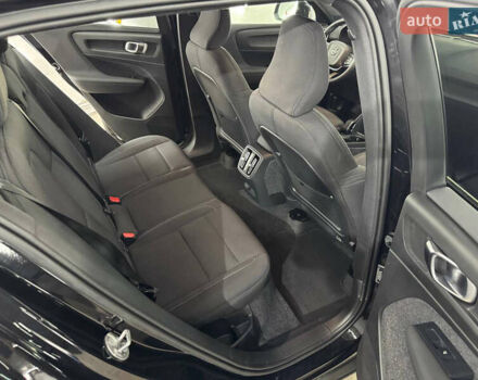 Чорний Вольво XC40 Recharge, об'ємом двигуна 0 л та пробігом 1 тис. км за 30750 $, фото 44 на Automoto.ua