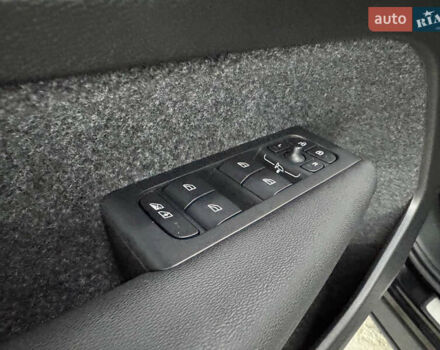 Чорний Вольво XC40 Recharge, об'ємом двигуна 0 л та пробігом 1 тис. км за 30750 $, фото 25 на Automoto.ua