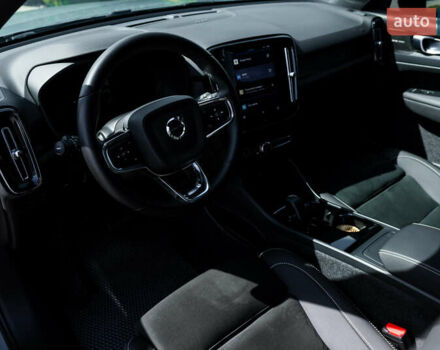 Серый Вольво XC40 Recharge, объемом двигателя 0 л и пробегом 38 тыс. км за 39900 $, фото 14 на Automoto.ua