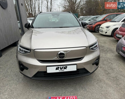 Серый Вольво XC40 Recharge, объемом двигателя 0 л и пробегом 193 тыс. км за 24500 $, фото 3 на Automoto.ua