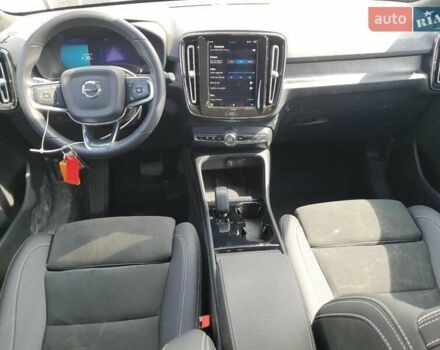 Серый Вольво XC40 Recharge, объемом двигателя 0 л и пробегом 47 тыс. км за 10800 $, фото 7 на Automoto.ua
