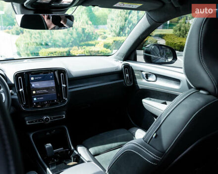 Серый Вольво XC40 Recharge, объемом двигателя 0 л и пробегом 38 тыс. км за 39900 $, фото 17 на Automoto.ua