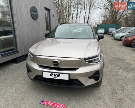 Серый Вольво XC40 Recharge, объемом двигателя 0 л и пробегом 193 тыс. км за 24500 $, фото 1 на Automoto.ua
