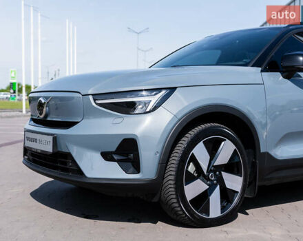 Серый Вольво XC40 Recharge, объемом двигателя 0 л и пробегом 38 тыс. км за 39900 $, фото 3 на Automoto.ua