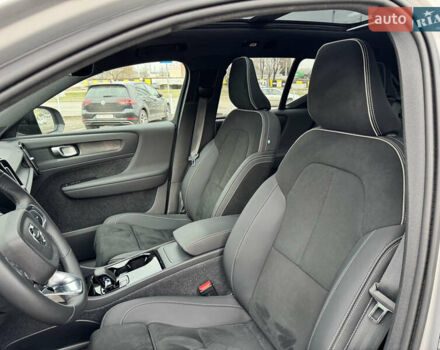 Сірий Вольво XC40 Recharge, об'ємом двигуна 0 л та пробігом 31 тис. км за 31500 $, фото 15 на Automoto.ua