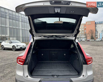 Сірий Вольво XC40 Recharge, об'ємом двигуна 0 л та пробігом 31 тис. км за 31500 $, фото 28 на Automoto.ua